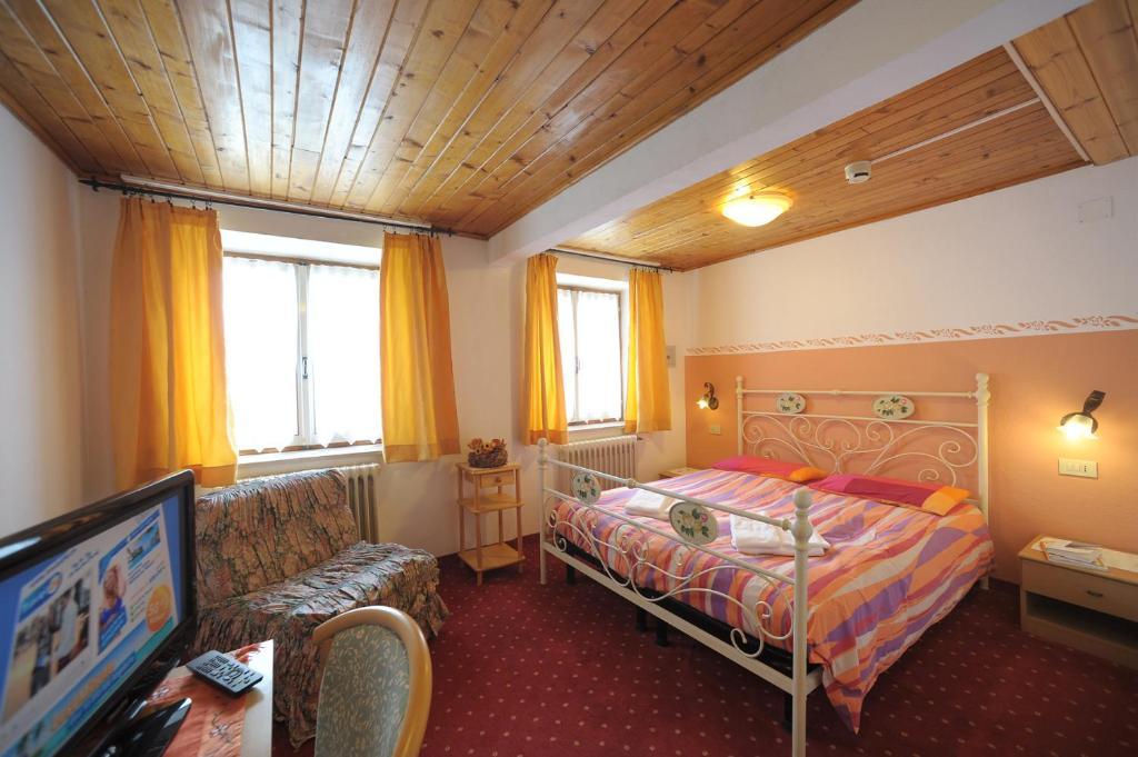 Residence Regina Delle Dolomiti Rocca Pietore Luaran gambar